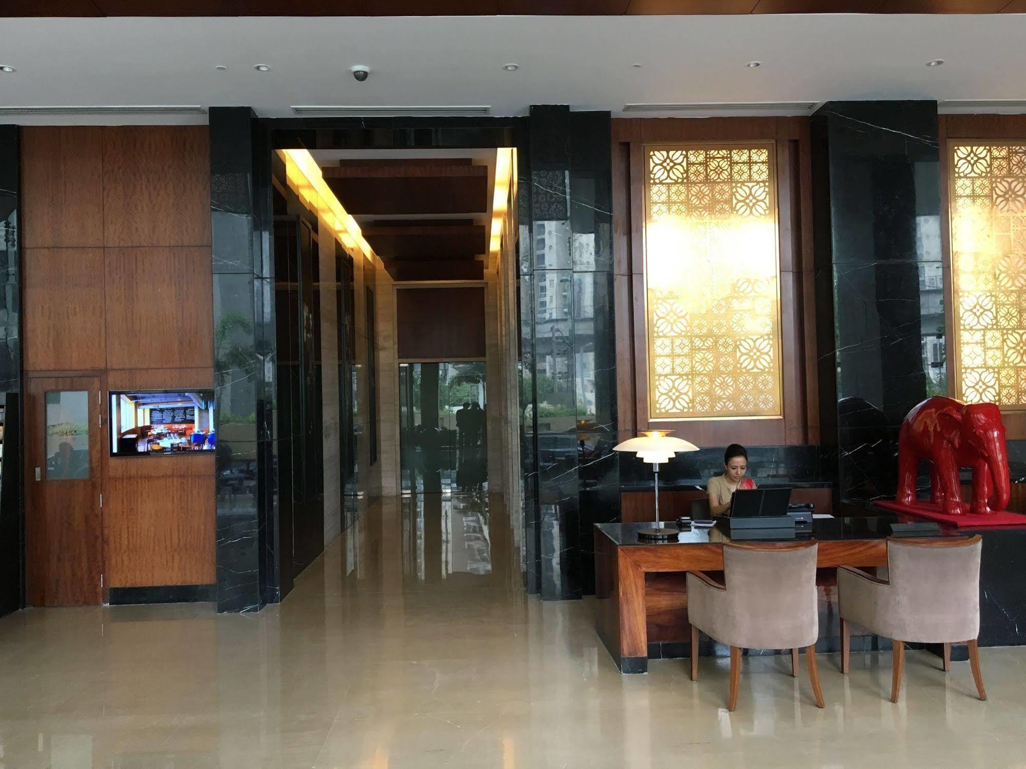The Anya Hotel-Golf Course Road Gurgaon Exterior foto